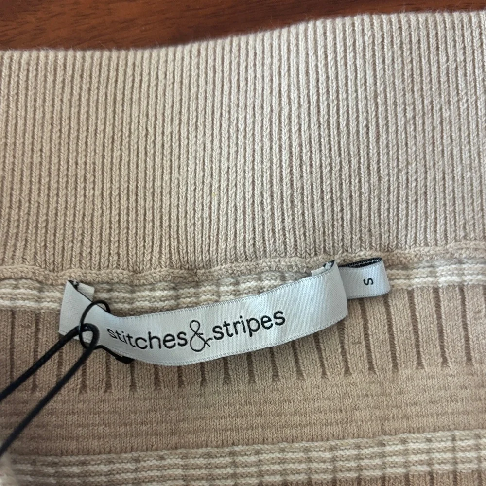 NWT. Revolve Beige Size S Textured Women's Pencil Skirt